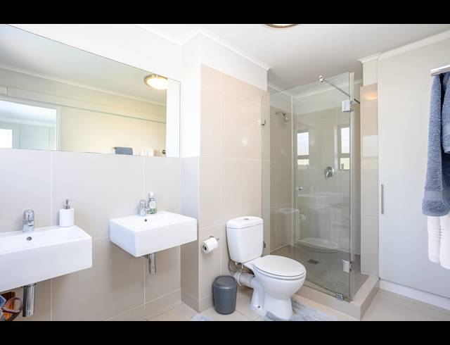 2 BEDROOM APARTMENT FOR SALE IN VREDEHOEK